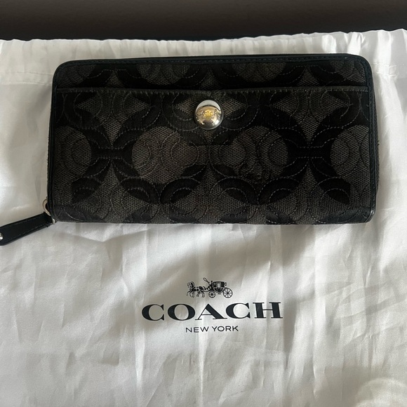 Coach Gramercy Signature Stitch OP Art Accordion Zip Wallet Rare - Picture 1 of 6